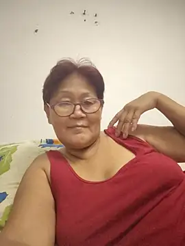Snapshot of Sunflower1956 chatting on 05-17-26, 11:28 Sunflower1956 online show from 05-17-26, 11:28