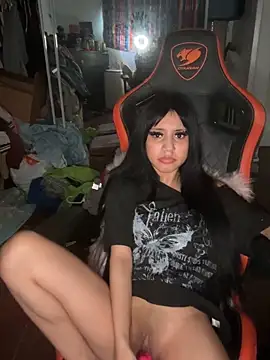 Snapshot of makeDollywet chatting on 04-09-26, 02:11 makeDollywet online show from 04-09-26, 02:11