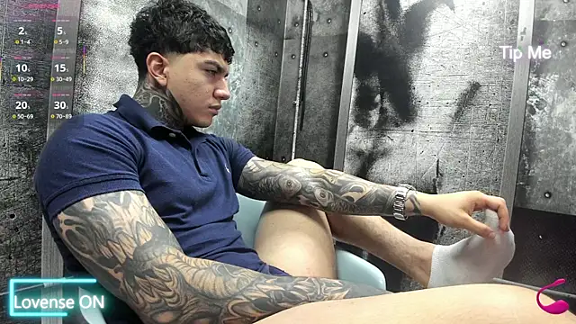 Snapshot of Gury_tattoo chatting on 06-03-26, 08:03 Gury tattoo online show from 06-03-26, 08:03