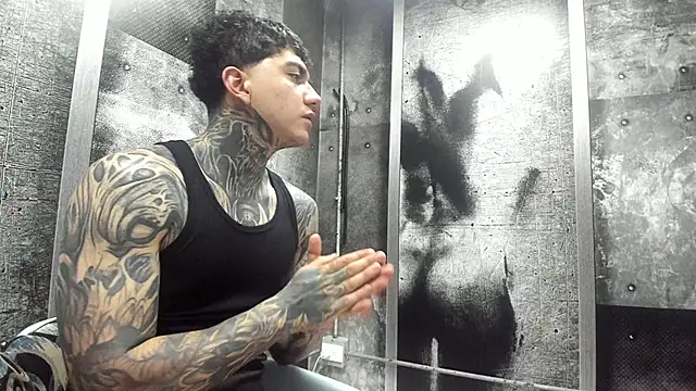 Snapshot of Gury_tattoo chatting on 06-10-26, 08:08 Gury tattoo online show from 06-10-26, 08:08