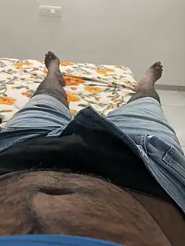 Snapshot of Anandhunan0703 chatting on 03-20-26, 08:25 Anandhunan0703 online show from 03-20-26, 08:25