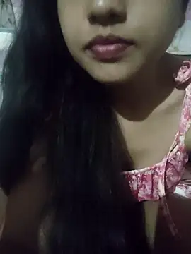 Snapshot of ALIZA_FENDY chatting on 06-20-26, 06:33 ALIZA FENDY online show from 06-20-26, 06:33