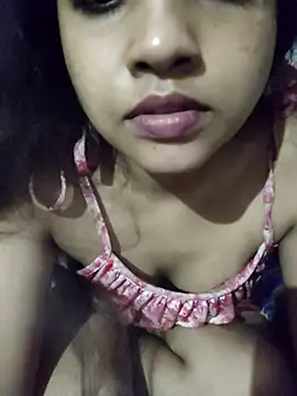 Snapshot of ALIZA_FENDY chatting on 07-25-26, 02:42 ALIZA FENDY online show from 07-25-26, 02:42