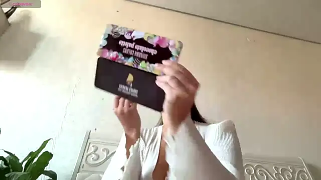 Snapshot of kamila_18_french chatting on 07-17-26, 03:13 kamila 18 french online show from 07-17-26, 03:13