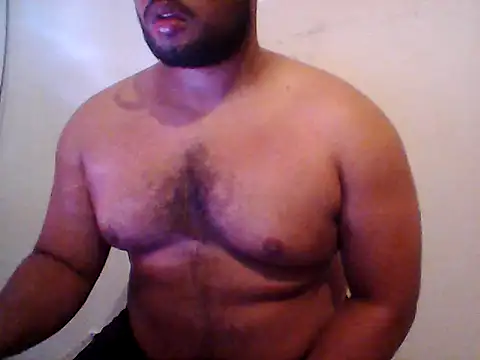Snapshot of Derick_013 chatting on 05-15-26, 10:06 Derick 013 online show from 05-15-26, 10:06