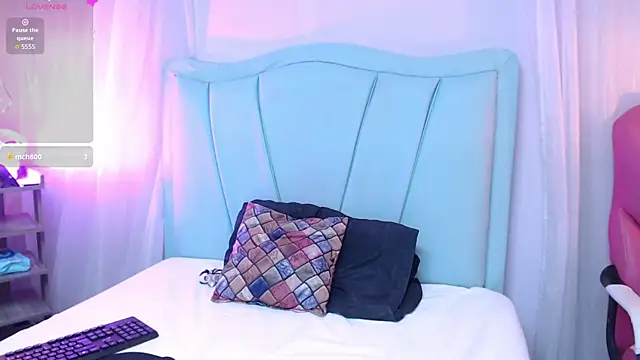 stefycute7 online show from 05-06-26, 10:48