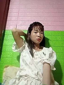 Snapshot of AmyLinee01 chatting on 05-18-26, 11:21 AmyLinee01 online show from 05-18-26, 11:21