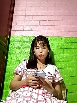 Snapshot of AmyLinee01 chatting on 05-22-26, 05:29 AmyLinee01 online show from 05-22-26, 05:29