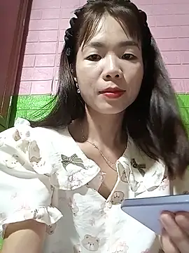 Snapshot of AmyLinee01 chatting on 06-01-26, 07:21 AmyLinee01 online show from 06-01-26, 07:21