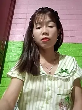 Snapshot of AmyLinee01 chatting on 06-03-26, 03:39 AmyLinee01 online show from 06-03-26, 03:39