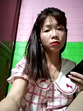 Snapshot of AmyLinee01 chatting on 06-07-26, 09:40 AmyLinee01 online show from 06-07-26, 09:40