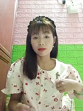 Snapshot of AmyLinee01 chatting on 06-08-26, 03:12 AmyLinee01 online show from 06-08-26, 03:12