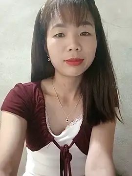 Snapshot of AmyLinee01 chatting on 06-11-26, 06:33 AmyLinee01 online show from 06-11-26, 06:33
