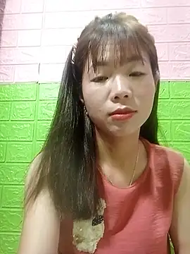 Snapshot of AmyLinee01 chatting on 06-15-26, 06:21 AmyLinee01 online show from 06-15-26, 06:21