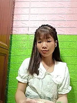 Snapshot of AmyLinee01 chatting on 06-19-26, 08:23 AmyLinee01 online show from 06-19-26, 08:23