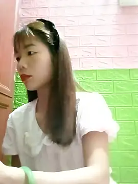 AmyLinee01 online show from 06-30-26, 11:44