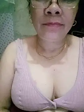Snapshot of Funsexy1 chatting on 06-05-26, 03:13 Funsexy1 online show from 06-05-26, 03:13