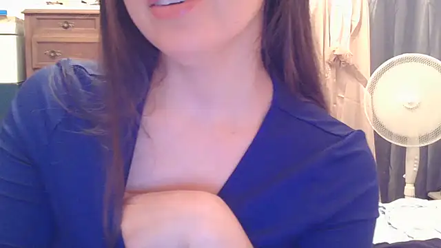 Snapshot of mery_lou20252 chatting on 06-18-26, 04:33 mery lou20252 online show from 06-18-26, 04:33