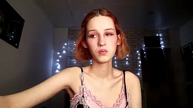 Snapshot of SirenFrost chatting on 05-30-26, 01:41 SirenFrost online show from 05-30-26, 01:41