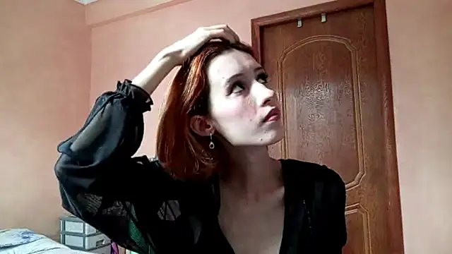 Snapshot of SirenFrost chatting on 06-14-26, 02:41 SirenFrost online show from 06-14-26, 02:41
