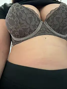 Supremegirlvibes online show from 04-19-26, 07:49