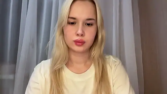 cutie chloee online show from 04-20-26, 05:05