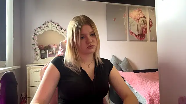 SweettAnny online show from 06-14-26, 12:29