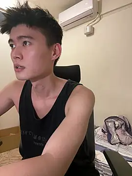 Snapshot of CalvinHY chatting on 06-26-26, 04:00 CalvinHY online show from 06-26-26, 04:00