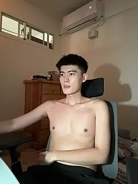 Snapshot of CalvinHY chatting on 07-13-26, 10:45 CalvinHY online show from 07-13-26, 10:45
