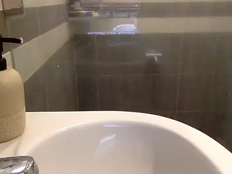 17Komodo online show from 04-10-26, 04:23