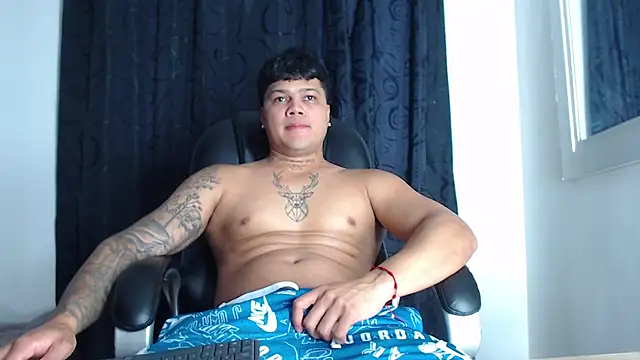 Snapshot of Pedro_x777 chatting on 04-11-26, 10:36 Pedro x777 online show from 04-11-26, 10:36
