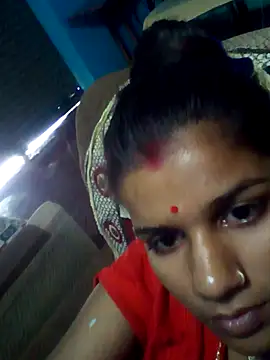 Snapshot of Raveena0990 chatting on 05-18-26, 03:13 Raveena0990 online show from 05-18-26, 03:13