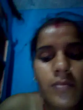Snapshot of Raveena0990 chatting on 05-21-26, 02:57 Raveena0990 online show from 05-21-26, 02:57