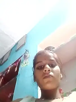 Snapshot of Raveena0990 chatting on 05-28-26, 04:26 Raveena0990 online show from 05-28-26, 04:26