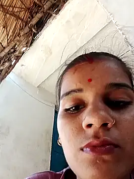 Snapshot of Raveena0990 chatting on 05-30-26, 09:50 Raveena0990 online show from 05-30-26, 09:50