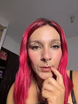 Snapshot of Amelie-RedHoney chatting on 05-24-26, 04:50 Amelie-RedHoney online show from 05-24-26, 04:50
