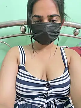 Snapshot of INAYA8855UU chatting on 05-28-26, 11:07 INAYA8855UU online show from 05-28-26, 11:07