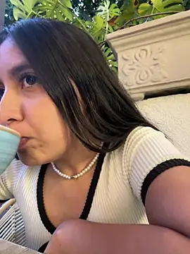 HaileyBiieber online show from 04-18-26, 11:16