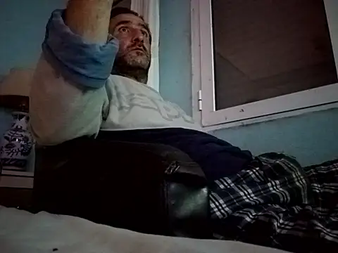 Snapshot of DanTrov79 chatting on 04-29-26, 06:47 DanTrov79 online show from 04-29-26, 06:47