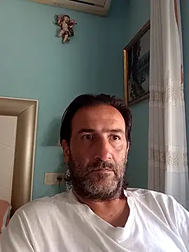 Snapshot of DanTrov79 chatting on 05-05-26, 08:33 DanTrov79 online show from 05-05-26, 08:33
