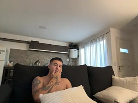 Snapshot of lunaris18 chatting on 03-24-26, 08:58 lunaris18 online show from 03-24-26, 08:58