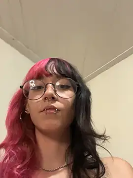 Moon  online show from 04-15-26, 09:26