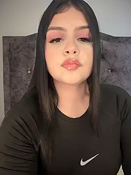 Snapshot of kloe_sexxys chatting on 04-06-26, 06:20 kloe sexxys online show from 04-06-26, 06:20