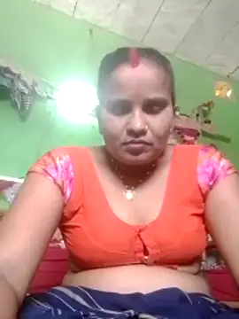 Snapshot of Shivani09900 chatting on 05-26-26, 04:08 Shivani09900 online show from 05-26-26, 04:08