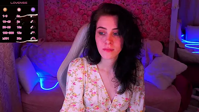 Snapshot of CurleyBlueEyes chatting on 03-24-26, 02:33 CurleyBlueEyes online show from 03-24-26, 02:33