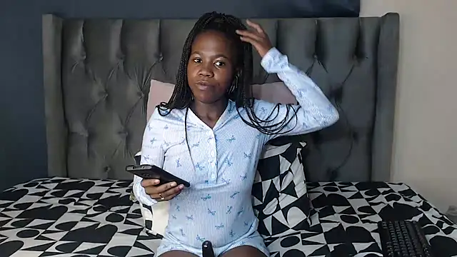 Snapshot of Cybil_Hearts chatting on 04-24-26, 03:53 Cybil Hearts online show from 04-24-26, 03:53