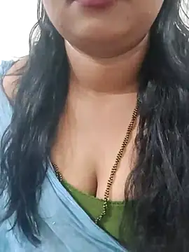 Snapshot of Ramya_456 chatting on 06-20-26, 07:00 Ramya 456 online show from 06-20-26, 07:00