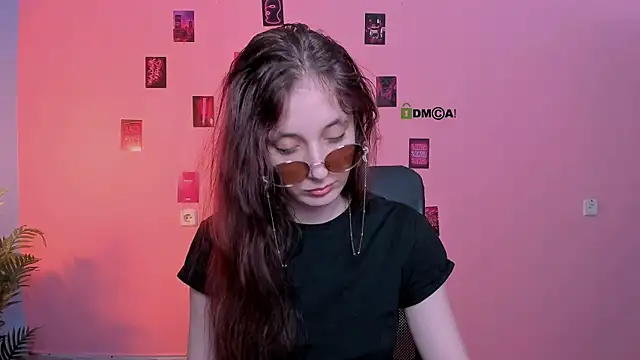 Snapshot of nami_glow chatting on 07-18-26, 07:06 nami glow online show from 07-18-26, 07:06
