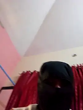 Snapshot of secrethubby200 chatting on 03-23-26, 11:58 secrethubby200 online show from 03-23-26, 11:58