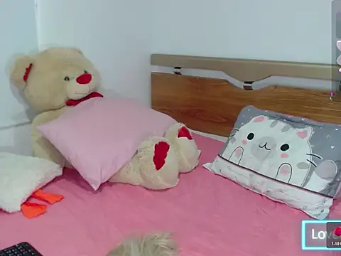 Snapshot of honey-blossom chatting on 04-04-26, 06:49 honey-blossom online show from 04-04-26, 06:49